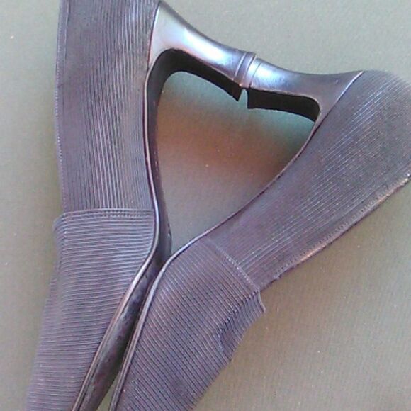 Larry Stuart Black Fabric Heels - Picture 7 of 12